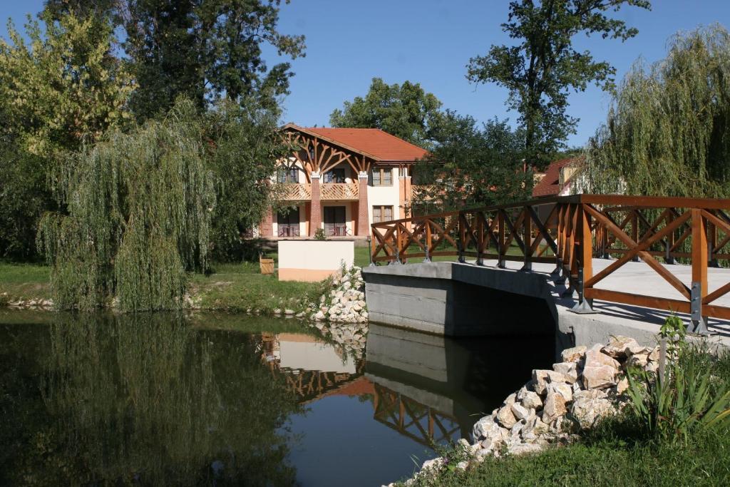 Zichy Park Hotel Bikács Exterior foto