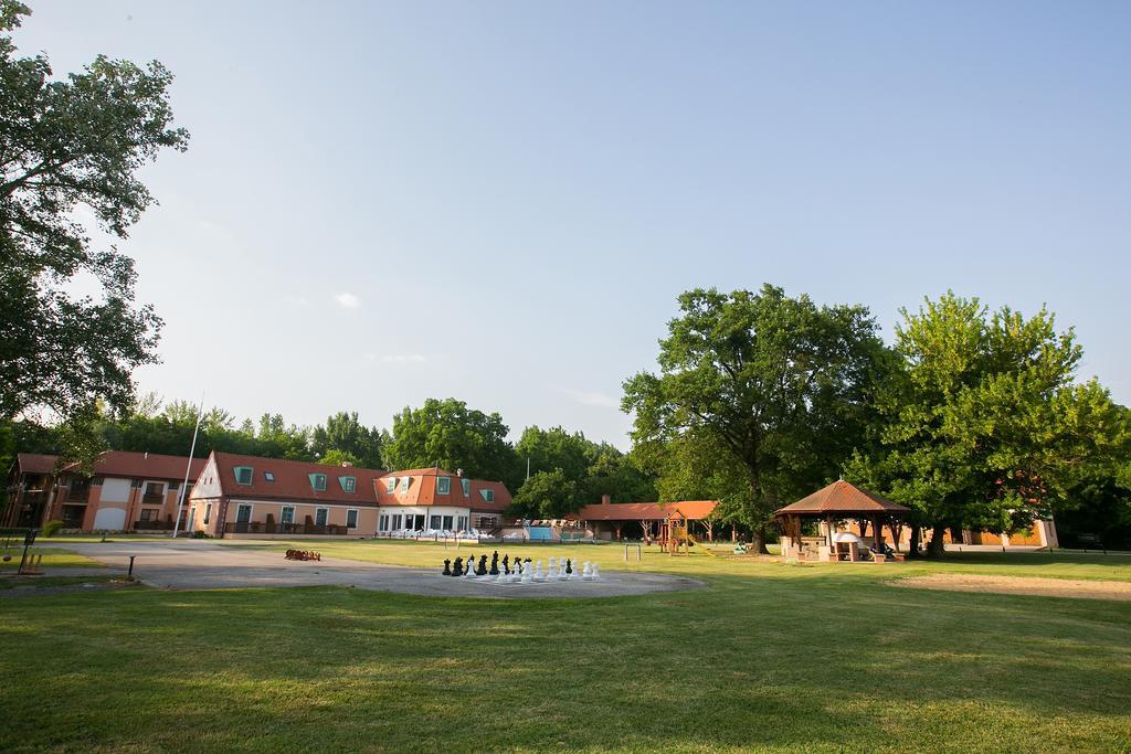 Zichy Park Hotel Bikács Exterior foto